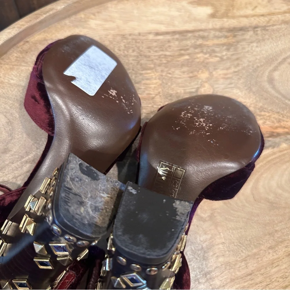 Tory Burch Rich Maroon Velvet Gold Studded Block Heels. Luxurious. U.S. 7.5 - Picture 15 of 16